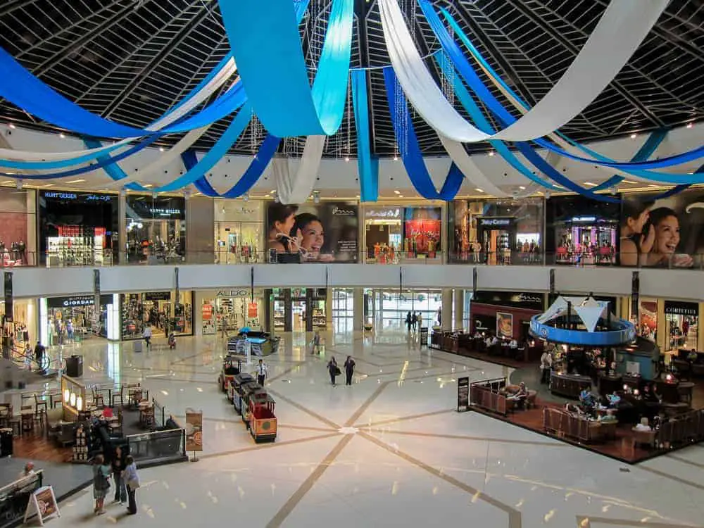 Dubai Marina Mall 1